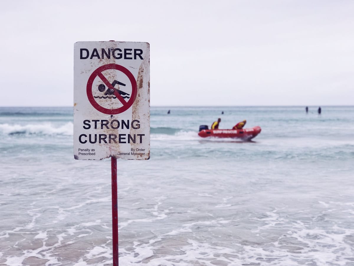 Tragedia a Marina di Pietrasanta: quando il mare tradisce la sicurezza
