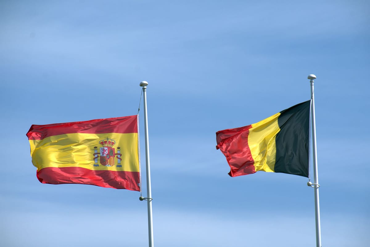 Il caso del Papa a Tenerife: diplomazia aerea e il gesto di Re Felipe VI