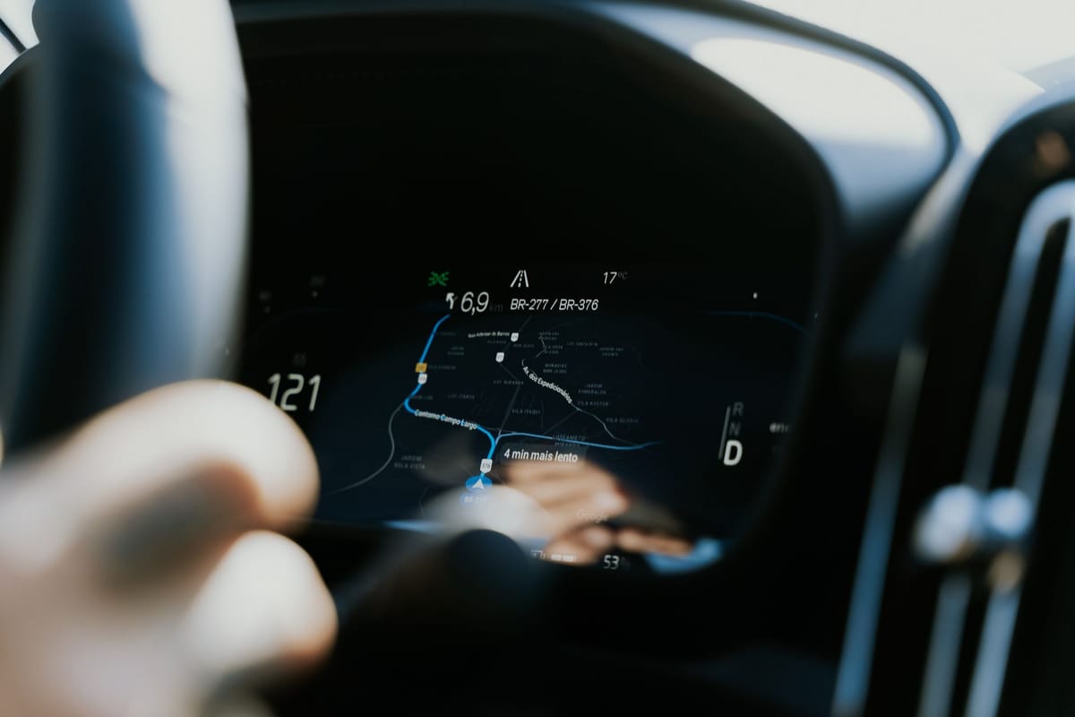Android Auto e Fermata Auto: l'hacking dell'infotainment tra sicurezza e libertà