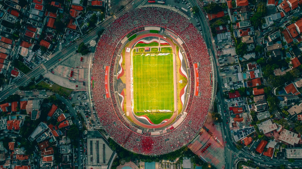 Mondiali 2026: spettacolo all'Azteca, tra soft power e cortocircuiti mediatici
