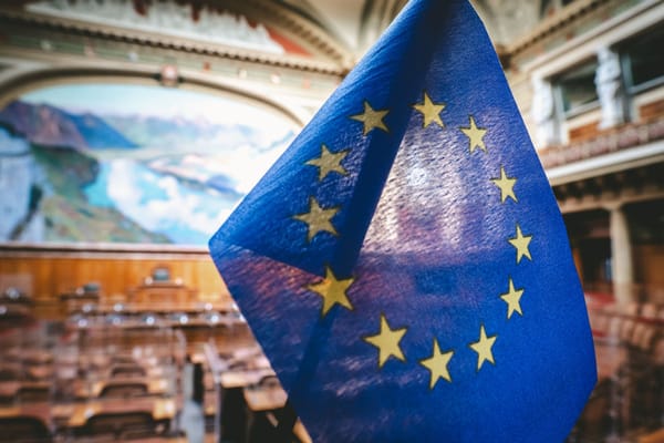 Scontro tra Meloni e Renzi in Senato: l'Europa è il vero terreno di scontro