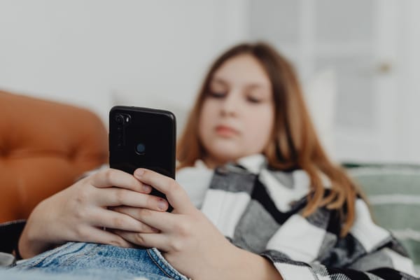 Schermi e salute: quando la tecnologia diventa una sfida per il benessere