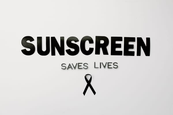 Melanoma e prevenzione: l'estate italiana tra mito solare e rigore scientifico