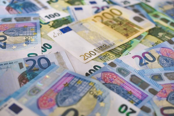 Il risiko di Mps: la strategia di Intesa e il futuro bancario italiano