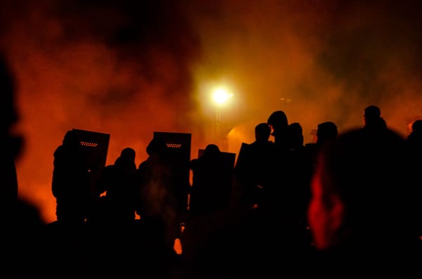 Belfast nel caos: la ferocia dell'odio e il fallimento dell'integrazione