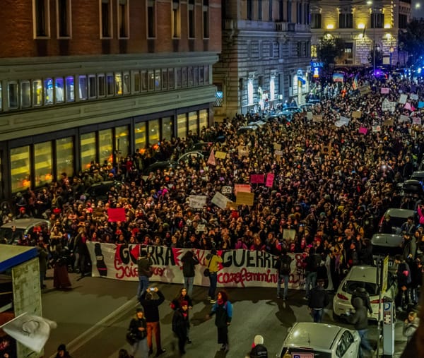 Roma sotto pressione: tra cortei e tensioni, la politica si interroga
