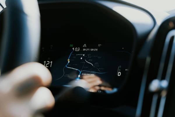 Android Auto e Fermata Auto: l'hacking dell'infotainment tra sicurezza e libertà