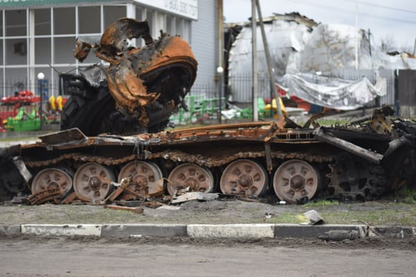 Ucraina, l'escalation dei droni arriva nel cuore della Russia: la guerra cambia volto