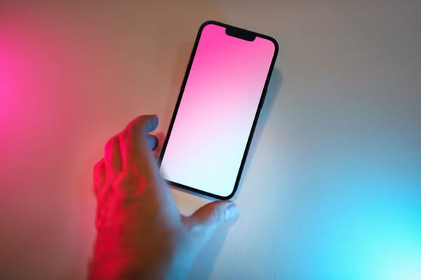 WhatsApp e lo stop al supporto: perché la tecnologia corre veloce ed esclude
