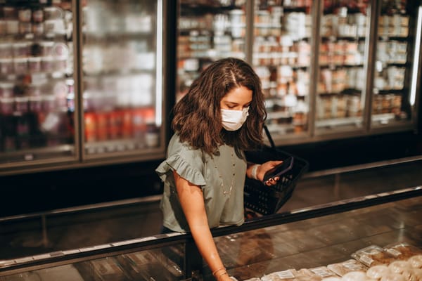 Il lato oscuro del freezer: l'allarme sugli alimenti ultraprocessati