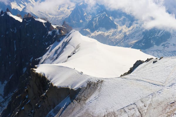 Weekend di sangue sulle Alpi: il prezzo estremo della sfida alla montagna