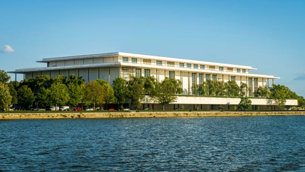 Trump e il Kennedy Center: la rimozione del nome come scontro culturale americano
