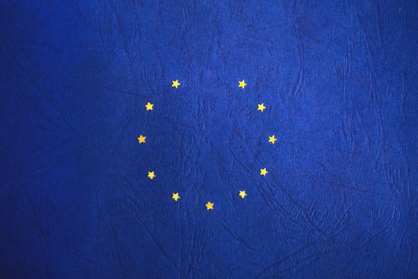 Il nuovo Patto UE sull'asilo è legge: l'Europa volta pagina, ma a quale prezzo?