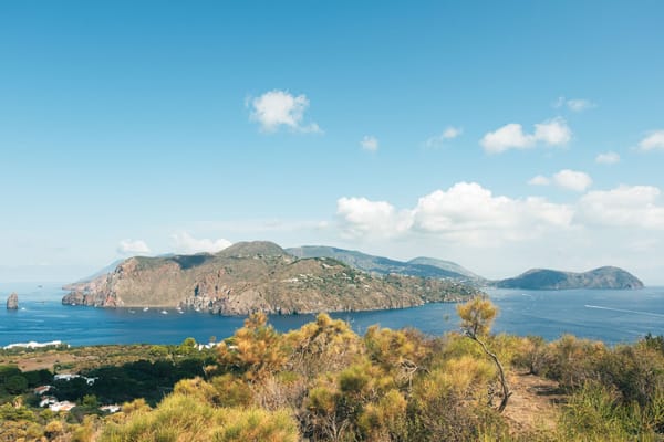 Filicudi e il diritto di restare: la sfida della scuola nelle isole minori