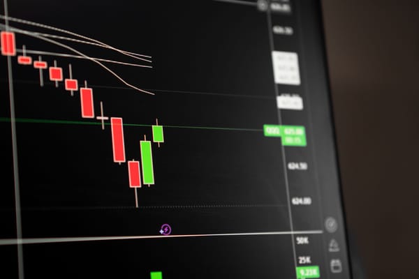 Borsa di Milano, il paradosso dei mercati tra rialzi e frenata del Fondo Monetario